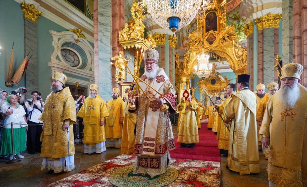 В день памяти первоверховных апостолов Петра и Павла Святейший Патриарх Кирилл совершил Литургию в соборе Петропавловской крепости Санкт-Петербурга