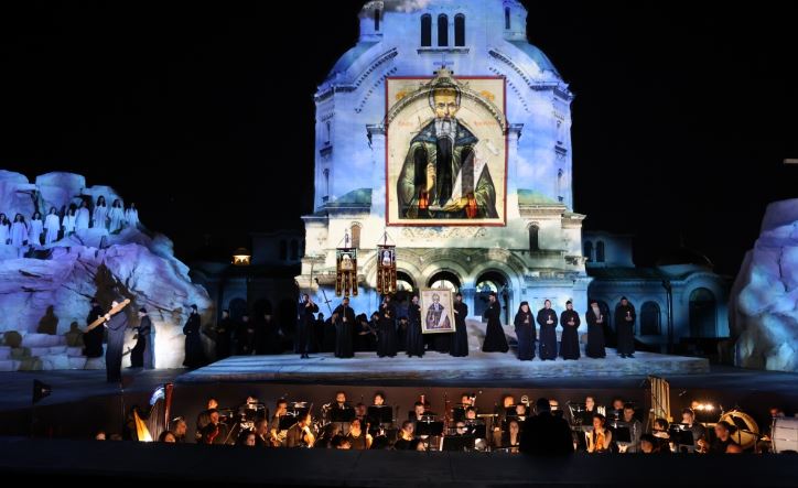 Българският патриарх Даниил присъства на музикалната поема „Рилският пустинник“ пред Патриаршеската катедрала
