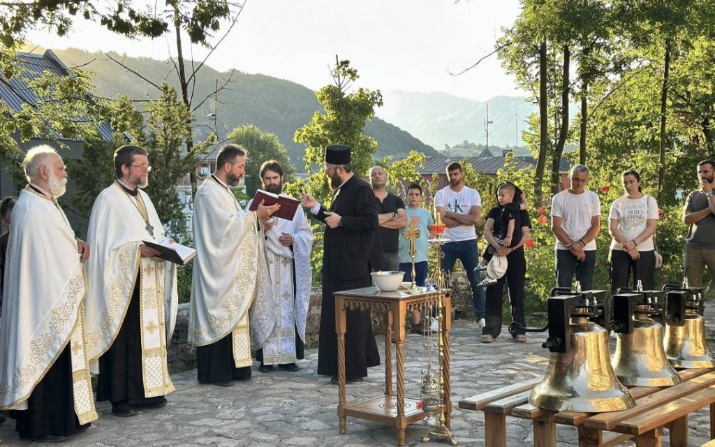 Освештана звона цркве Светог Димитрија у Колашину