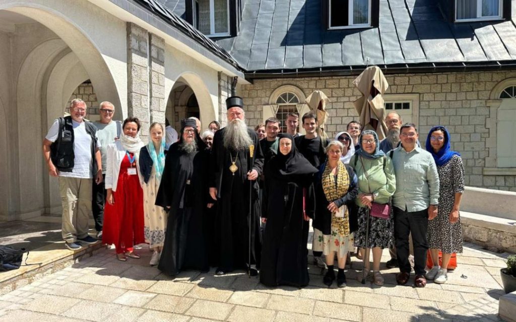 Митрополит Јоаникије на Цетињу дочекао ходочаснике из Француске