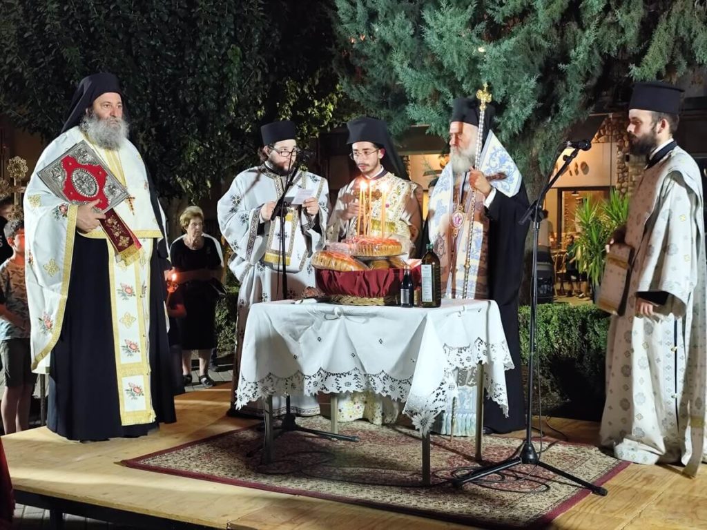 Προεόρτια χαρά και πνευματική συγκίνηση στον πανηγυρικό Εσπερινό του Αγίου Αλεξάνδρου στην Καρδίτσα