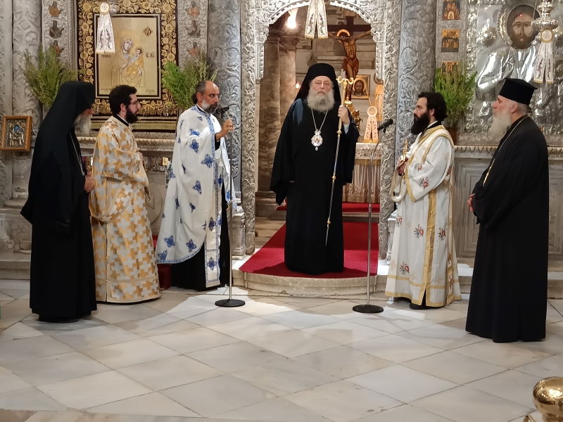 Ιερά Παράκληση στο Ιερό Προσκύνημα Παναγίας Εκατονταπυλιανής Πάρου