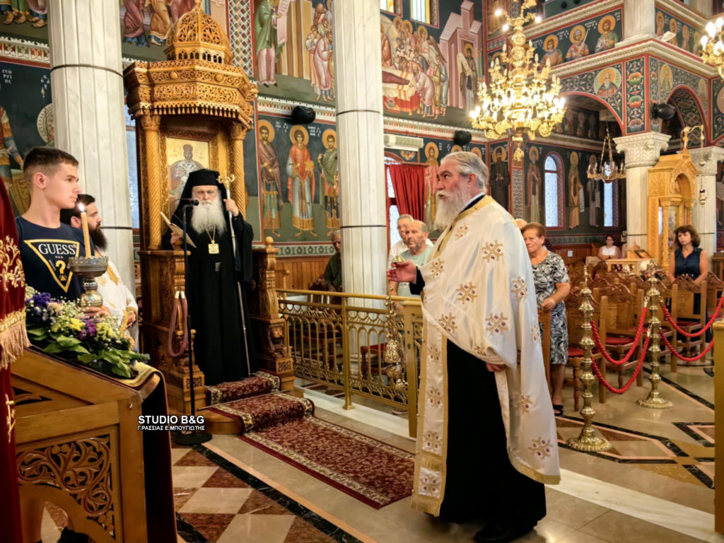 Η πρώτη παράκληση στην Παναγία στην Ευαγγελίστρια Ναυπλίου