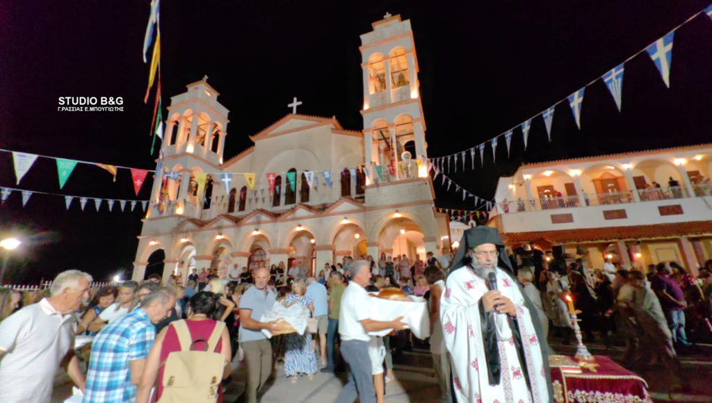 Εκατοντάδες Φανουρόπιτες στην Ευαγγελίστρια Ναυπλίου – Τάμα στον Άγιο Φανούριο
