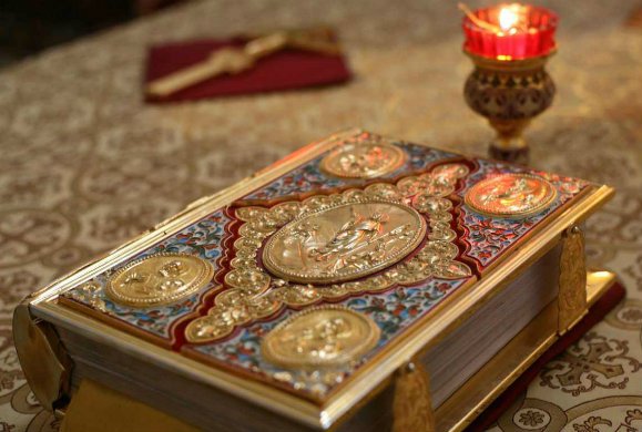 Ιερόσυλοι έκλεψαν το Ευαγγέλιο και μια εικόνα από εξωκλήσι στον Δομοκό