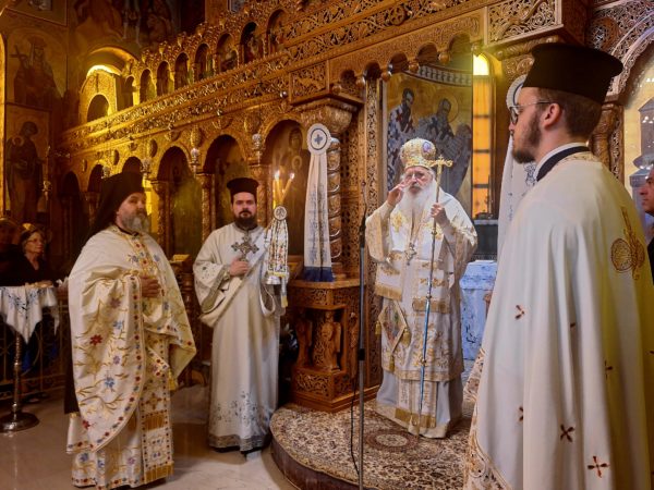 Ο Μητροπολίτης Κασσανδρείας στον Ιερό Ναό Κοιμήσεως της Θεοτόκου Σάρτης