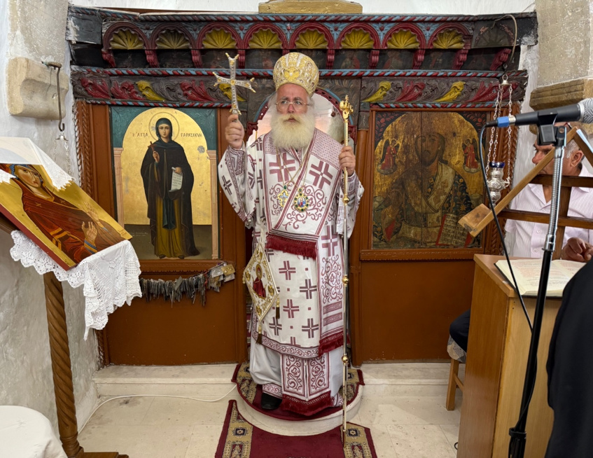 Iεραπύτνης Κύριλλος: “Να στολίσουμε τις ψυχές μας με τις αρετές της Ουράνιας Μητέρας μας”