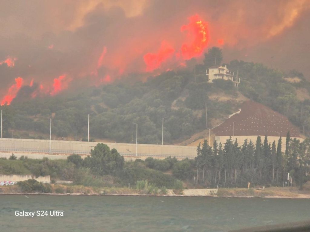 Σε πύρινο κλοιό η χώρα – 82 πυρκαγιές σε 24 ώρες