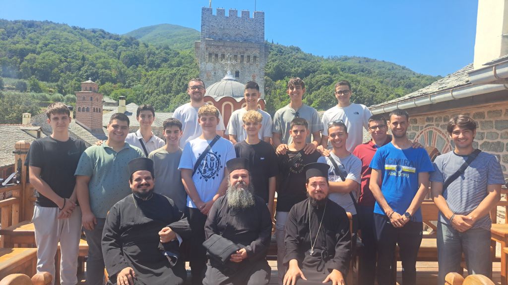 Προσκύνημα στελεχών της κατασκήνωσης της Ιεράς Μητροπόλεως Σερρών στο Άγιον Όρος