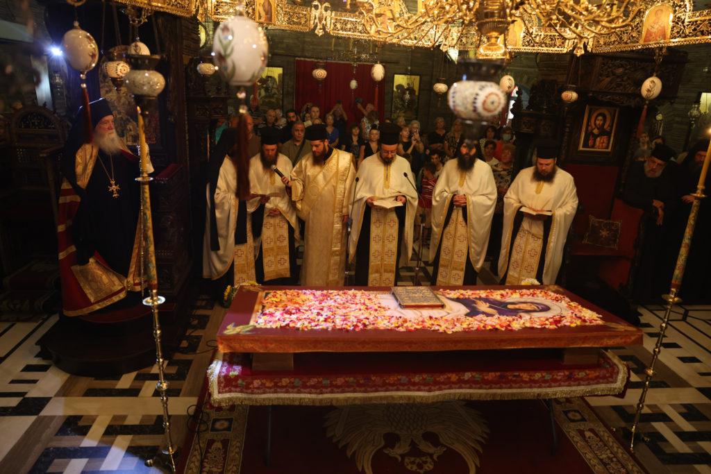 Τα Εγκώμια της Θεοτόκου στην Ιερά Μονή Τρικόρφου