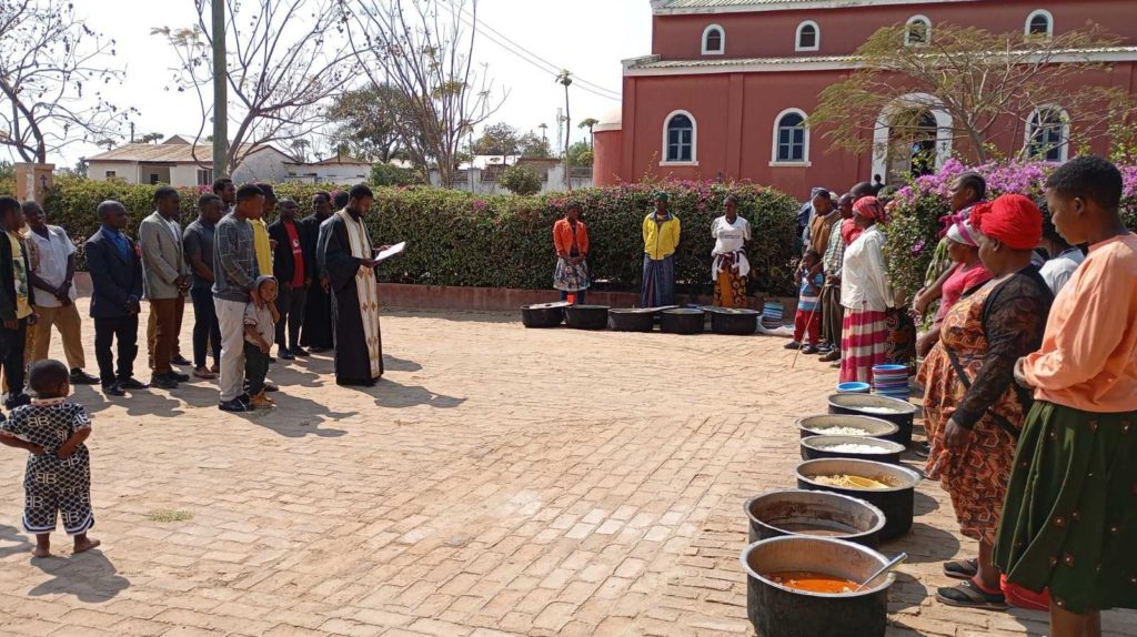 Γεύμα αγάπης στο Ιεραποστολικό Κέντρο του Κινταμάλι