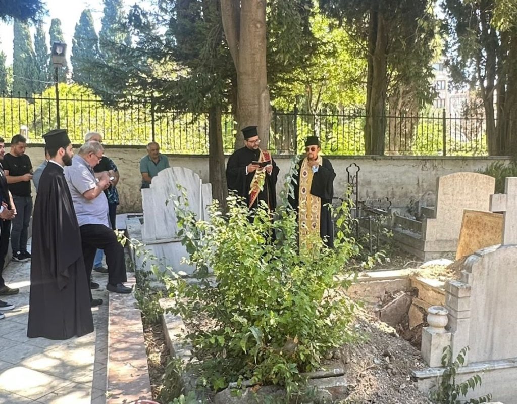 Εξόδιος Ακολουθία της Ελπίδος Άννης Λειψάνου στο Μακροχώρι