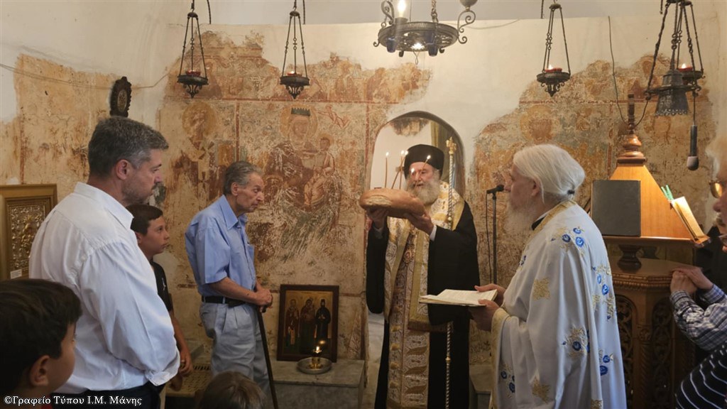 Ο Μητροπολίτης Μάνης στην Παράκληση της Παναγίας στα Καλύβια