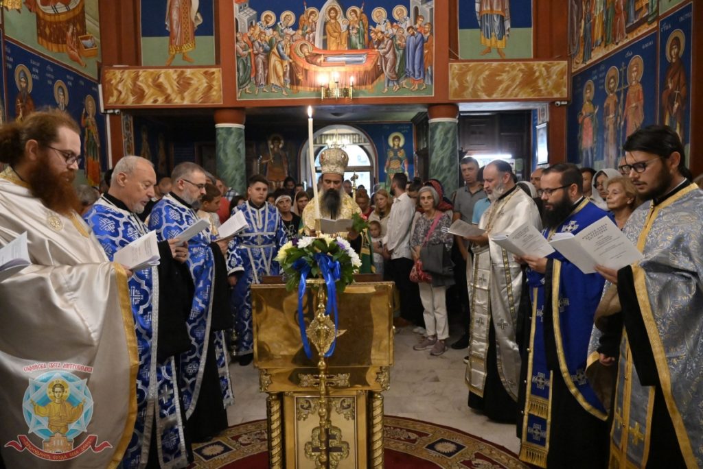 Архиерейска вечерня с Молебен канон на Пресвета Богородица в столичния храм „Успение Богородично“