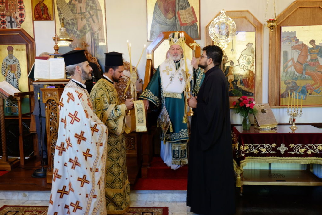 Ο Αρχιεπίσκοπος Θυατείρων στην Κοινότητα της Μεταμορφώσεως του Σωτήρος στο Κόβεντρι