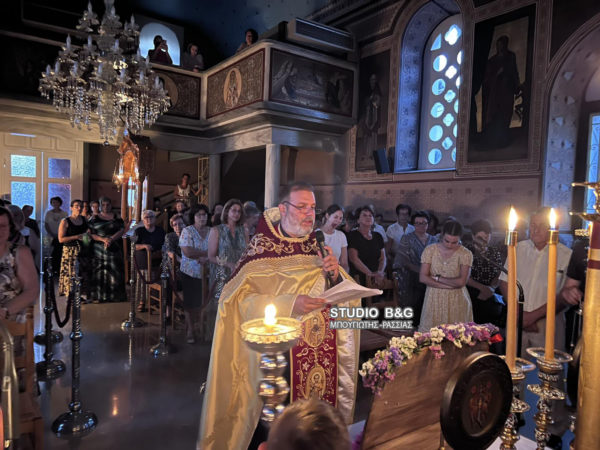 Τα εγκώμια και η περιφορά του Επιταφίου της Παναγίας στο Λυγουριό Αργολίδας