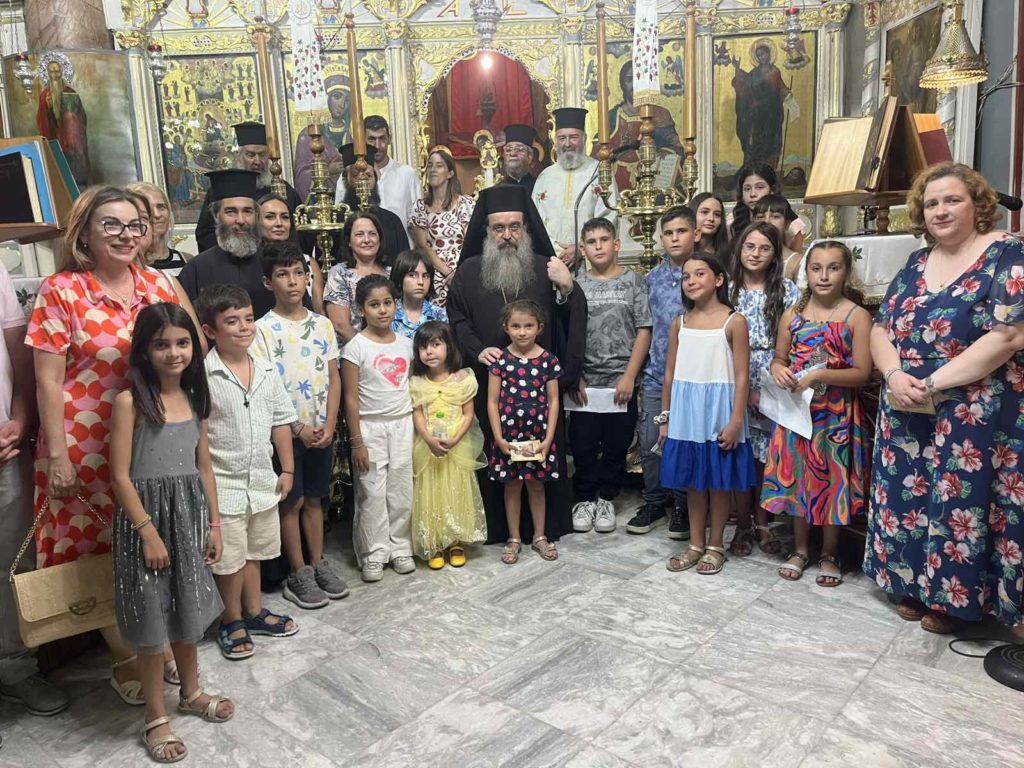 Λουλούδια των Καμποχώρων για την Θεοτόκο