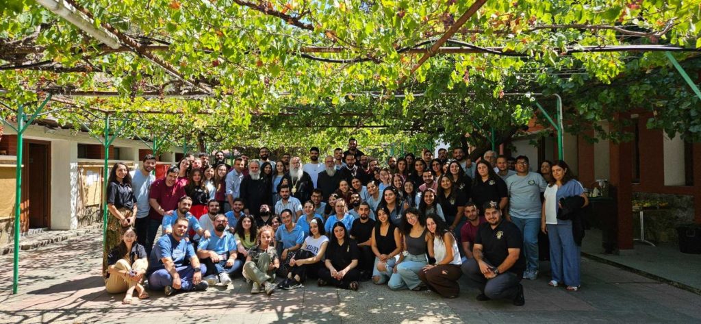 Ο Αρχιεπίσκοπος Κύπρου στην Κατασκήνωση των Ορθοδόξων Εκκλησιών Μέσης Ανατολής στον Άγιο Νικόλαο της Στέγης στην Κακοπετριά