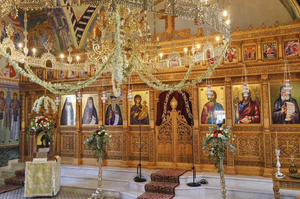 Το ανακαινισμένο Καθολικό της Ιεράς Μονής Αγίου Κοσμά Θέρμου υποδέχεται τους προσκυνητές