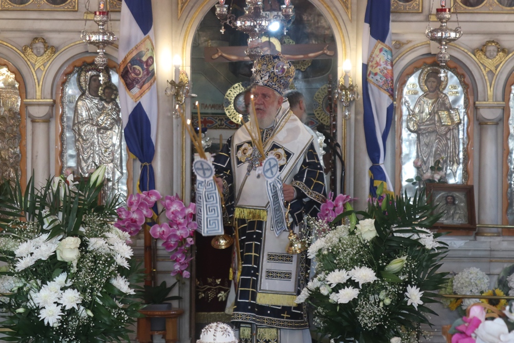 Ο Μητροπολίτης Σύρου ιερούργησε στον Ιερό Ναό Κοιμήσεως της Θεοτόκου Στενιών Άνδρου