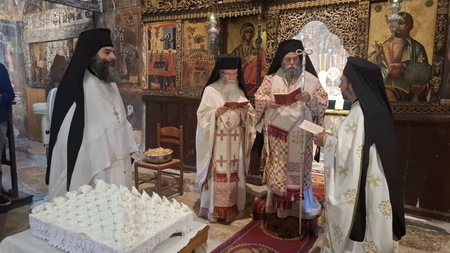 Αρχιερατική Θεία Λειτουργία στην εορτάζουσα Ιερά Μονή Βελλάς Ιωαννίνων