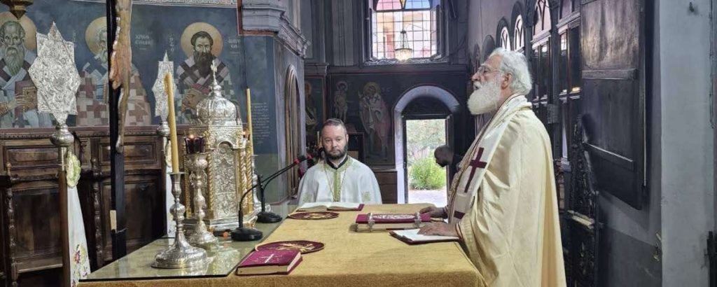 Θεία Λειτουργία στην Παναγία Αγιάσου Μυτιλήνης από τον Μητροπολίτη Αρκαλοχωρίου