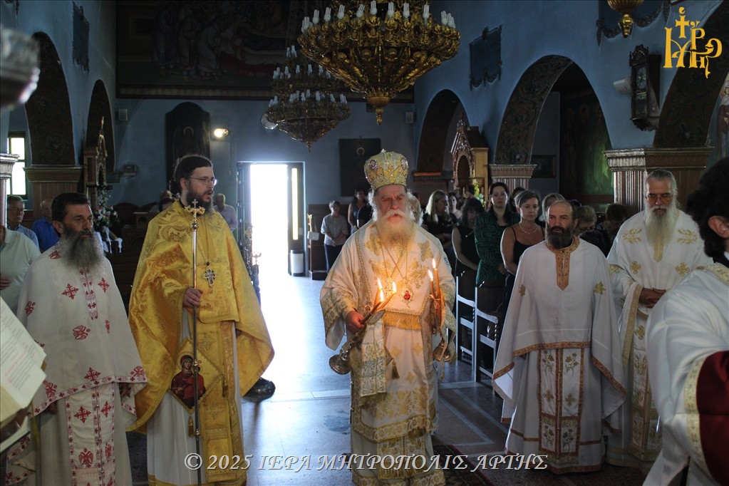 Ο Μητροπολίτης Άρτης στον Ιερό Ναό Κοιμήσεως της Θεοτόκου στο Φωτεινό