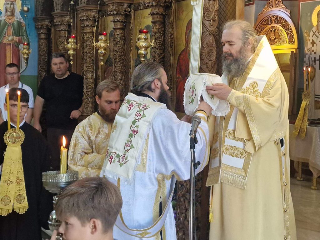 Μεταμορφώνοντας τις καρδιές – Αρχιερατική Θεία Λειτουργία στον Οικισμό Σωτήρ του Δήμου Αμυνταίου