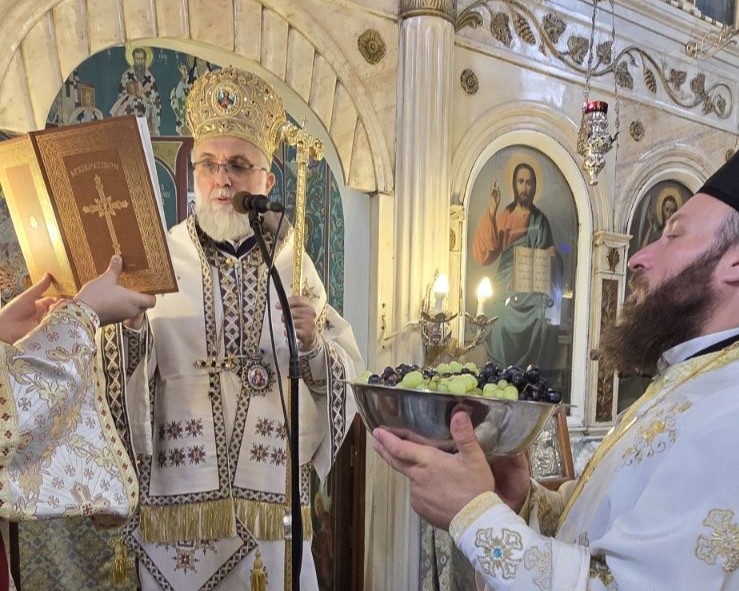 Ο Επίσκοπος Σκοπέλου στην πανηγυρίζουσα Ενορία Μεταμορφώσεως του Σωτήρος Ψαχνών