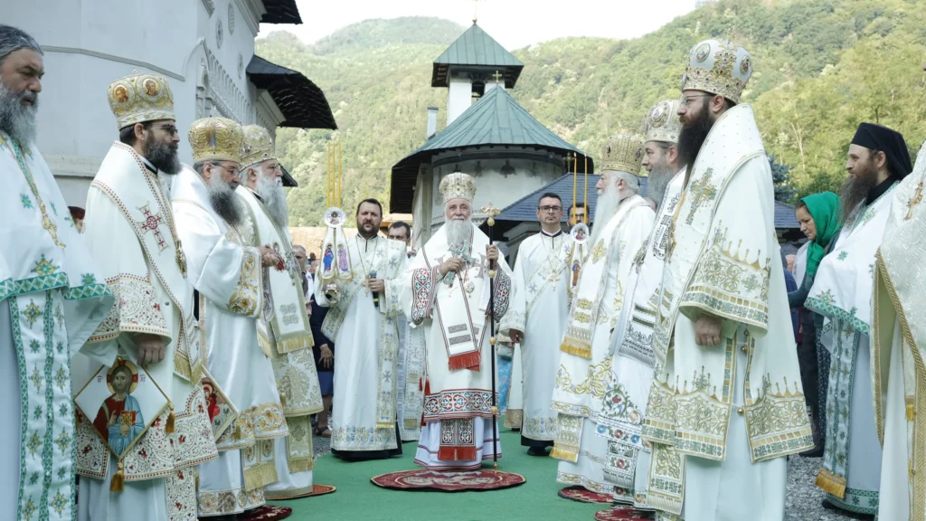Mitropolitul Olteniei la Mănăstirea Lainici: Schimbarea la Față este o revelație și o chemare adresată fiecăruia dintre noi