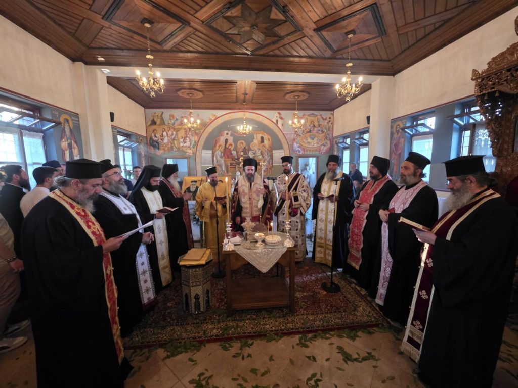 Το Άρωμα του Μαρτυρίου και το Έλαιο της Χάριτος – Ο Μητροπολίτης Φλωρίνης στην Ι.Μ. Αγίου Κοσμά Άρδασσας