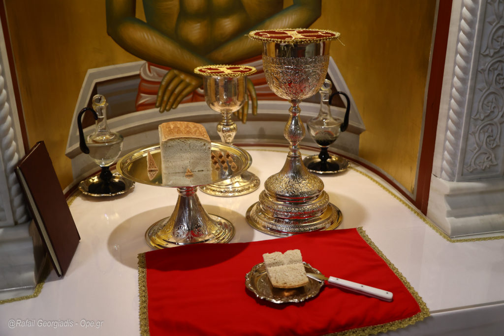 ΖΩΝΤΑΝΑ: Όρθρος και Θεία Λειτουργία από τον Ιερό Ναό Αγίου Γεωργίου Παπάγου – Ψάλλει η Ελληνική Βυζαντινή Χορωδία