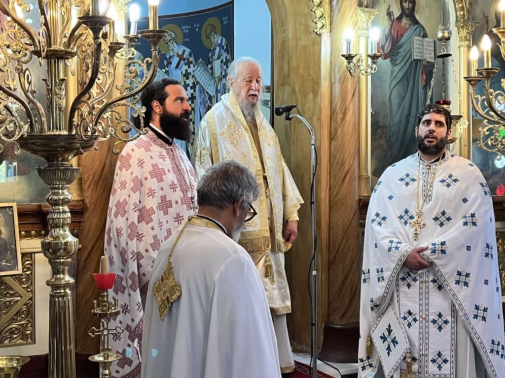 Ο Καρυστίας κ Σεραφείμ στους Ι.Ν Αγίων Αναργύρων Διρρευμάτων και Παναγίας Λιαουτσάνισας Κύμης