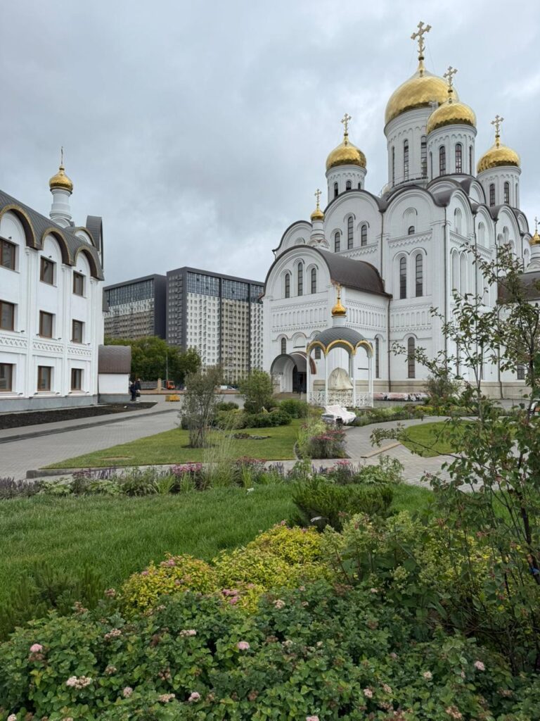 Введен в эксплуатацию великолепный храм Успения Пресвятой Богородицы на Березовой аллее в Москве