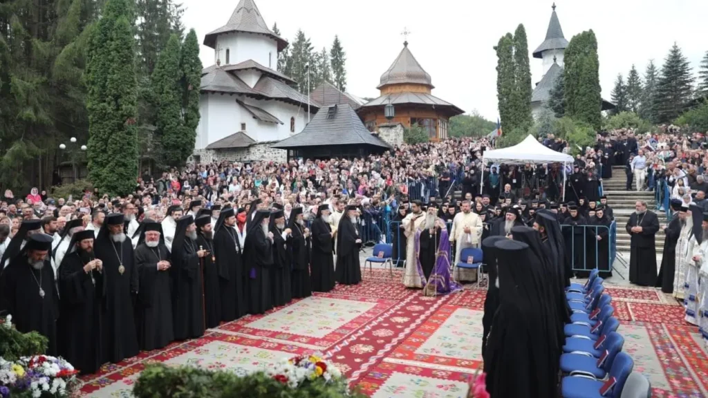 LIVE: Proclamarea locală a canonizării sfinților Cuvioși Cleopa și Paisie