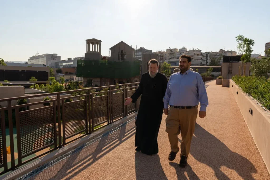 Επίσκεψη του ΥΠΕΣ Θεόδωρου Λιβάνιου στο «Ιωνικό Κέντρο» της Ι.Μ. Νέας Ιωνίας