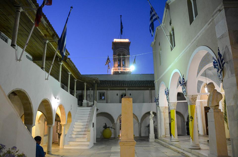 ΖΩΝΤΑΝΑ: Πανήγυρη Καθεδρικού Ναού Κοιμήσεως της Θεοτόκου Ύδρας – Μέγας Πανηγυρικός Εσπερινός και Λιτάνευση Ιεράς Εικόνος Παναγίας Φανερωμένης