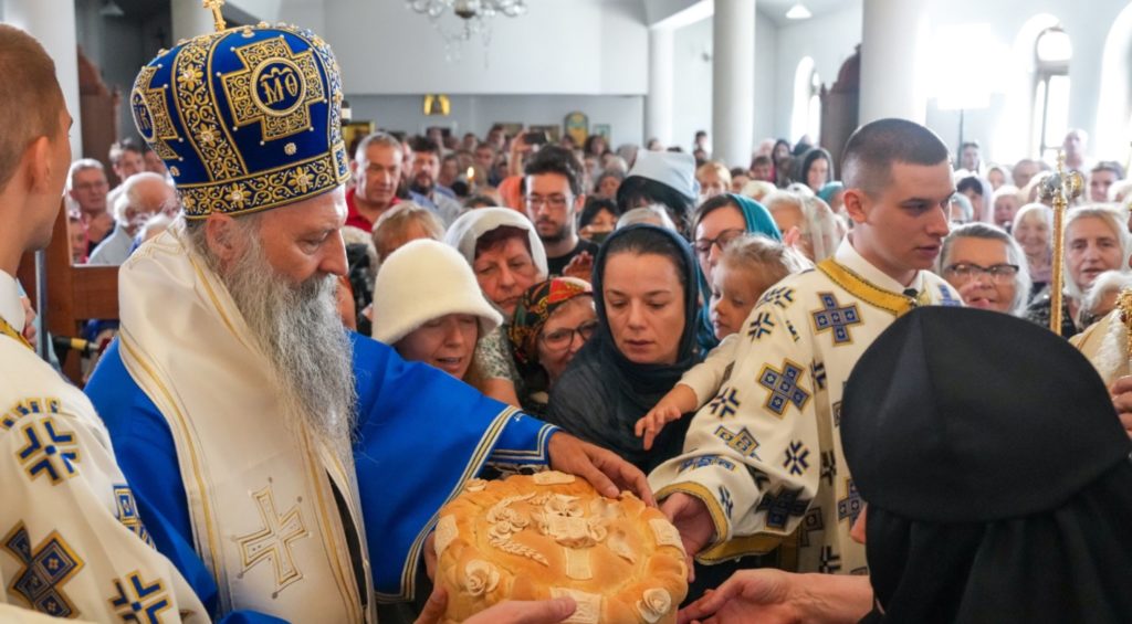 Σερβίας Πορφύριος: Ο Κύριος Ιησούς Χριστός έδειξε πώς πρέπει να είμαστε απέναντι στις γυναίκες