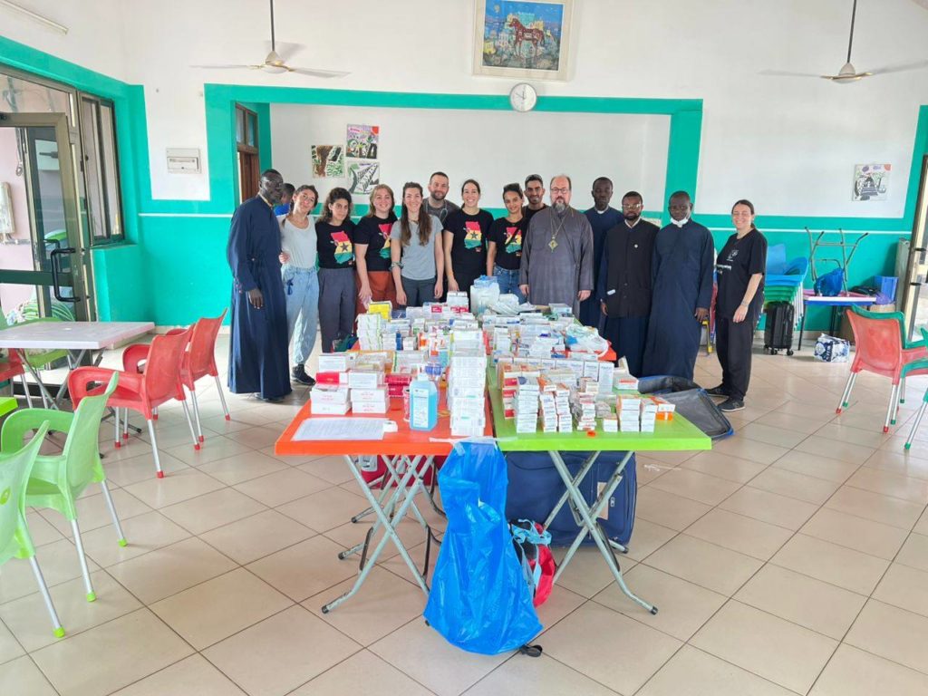 Η Μητρόπολη Άκκρας συμπαραστάτης των παιδιών του Σχολείου “Άγιος Νικόλαος”