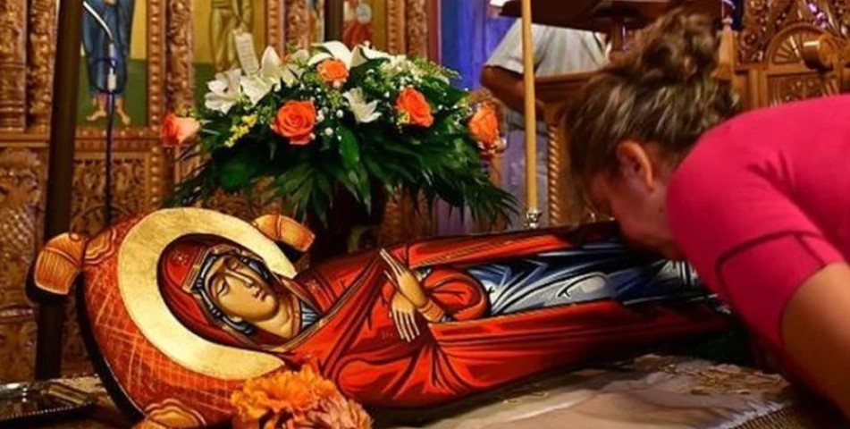 Κοίμηση της Θεοτόκου: Aπό τις Παναγίες των Κυκλάδων και το Βέρμιο έως την Ίμβρο – Χωρίς Θεία Λειτουργία και φέτος η Παναγία Σουμελά στον Πόντο