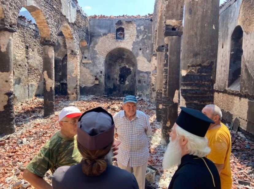 Αυτοψία Μητροπολίτη Απολλωνίας στον πυρόπληκτο ναό του Αγίου Δημητρίου στο Δέλβινο