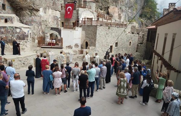 Οι τουρκικές αρχές έδωσαν άδεια για Θεία Λειτουργία στην Σουμελά στον Πόντο στα «Εννιάμερα της Παναγίας»