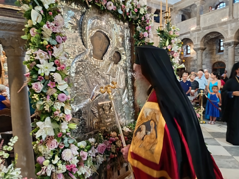 Πανηγυρικός Εσπερινός στην Εκατονταπυλιανή της Πάρου