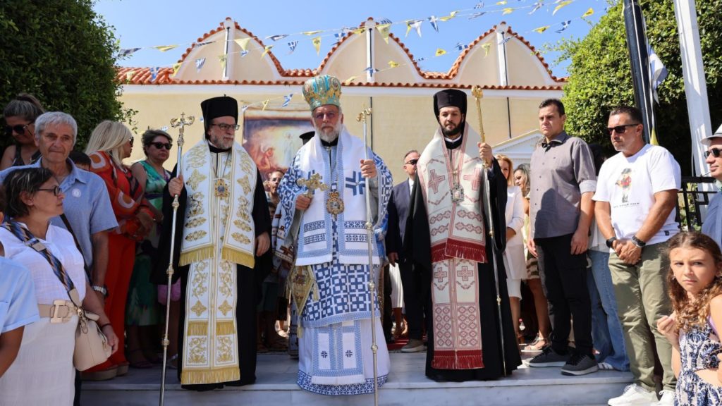 Μεγαλοπρεπής λιτανεία στην Ιαλυσό