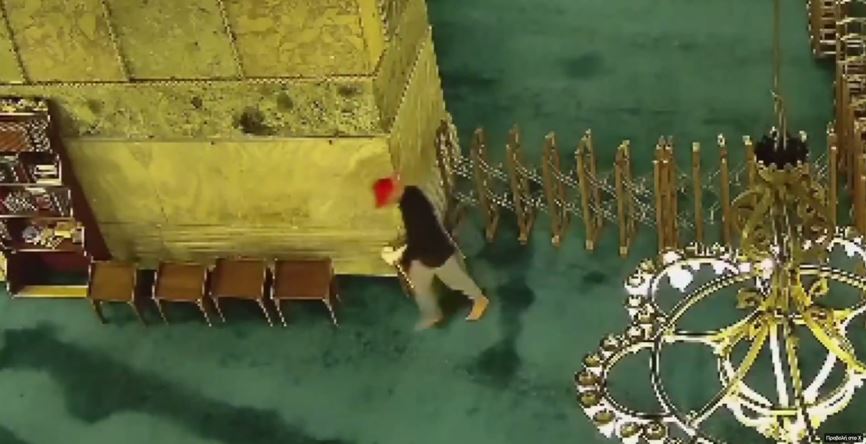 Aπόπειρα εμπρησμού στην Αγιά Σοφιά: Πώς έδρασε ο δράστης – Τι αναφέρουν τουρκικά μέσα