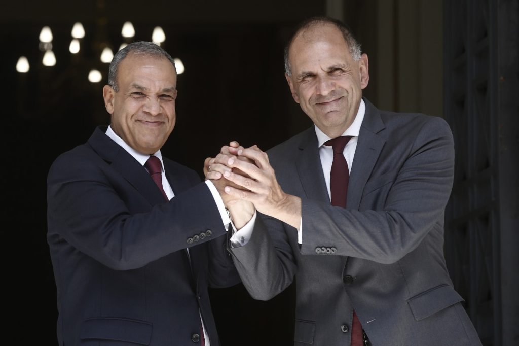 Σε εξέλιξη η συνάντηση των ΥΠΕΞ Ελλάδας και Αιγύπτου στην Αθήνα – Αναμένονται δηλώσεις και για τη Μονή Σινά