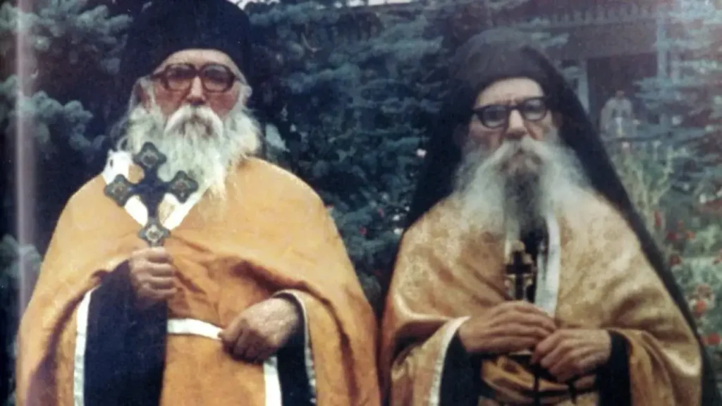 Patriarhul Daniel, mesaj la proclamarea de la Sihăstria: Sf. Paisie și Cleopa, doi stâlpi de lumină între munţi şi cer