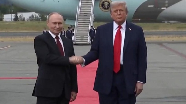 Ο Τραμπ υποδέχθηκε τον Πούτιν στην Αλάσκα