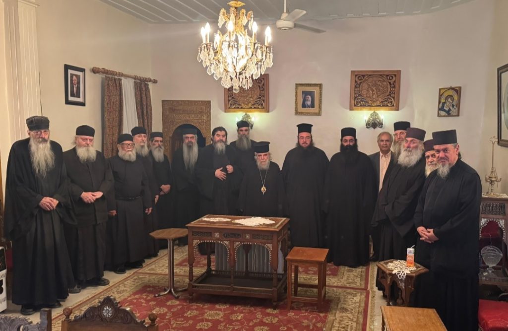 Στη Μονή Σινά η επιτροπή του Πατριαρχείου Ιεροσολύμων – Η συνάντηση με τους Πατέρες και η κοινή βούληση να ξεπεραστεί η κρίση