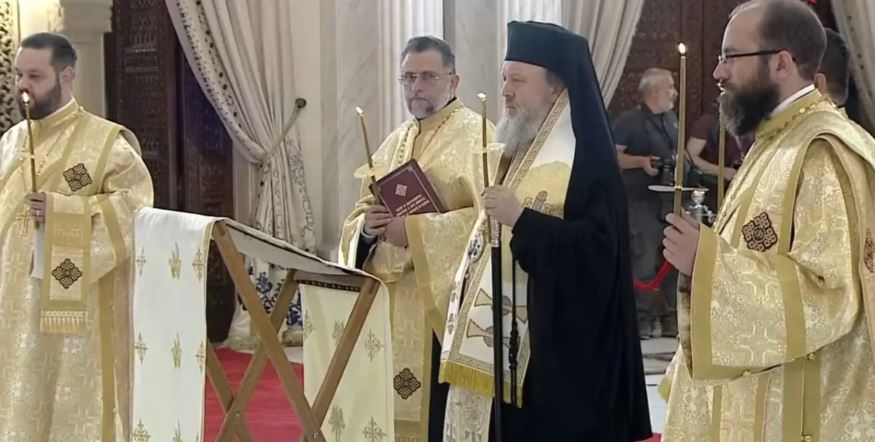 PS Timotei Prahoveanul a oficiat Trisaghion la căpătâiul fostului președinte al României, Ion Iliescu